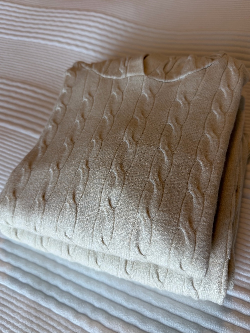 Classic Cable Knit womenโs Sweater - Cream
